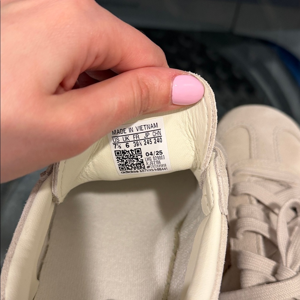 adidas women’s sambas in Cream with Blush Stripes - Picture 7 of 7